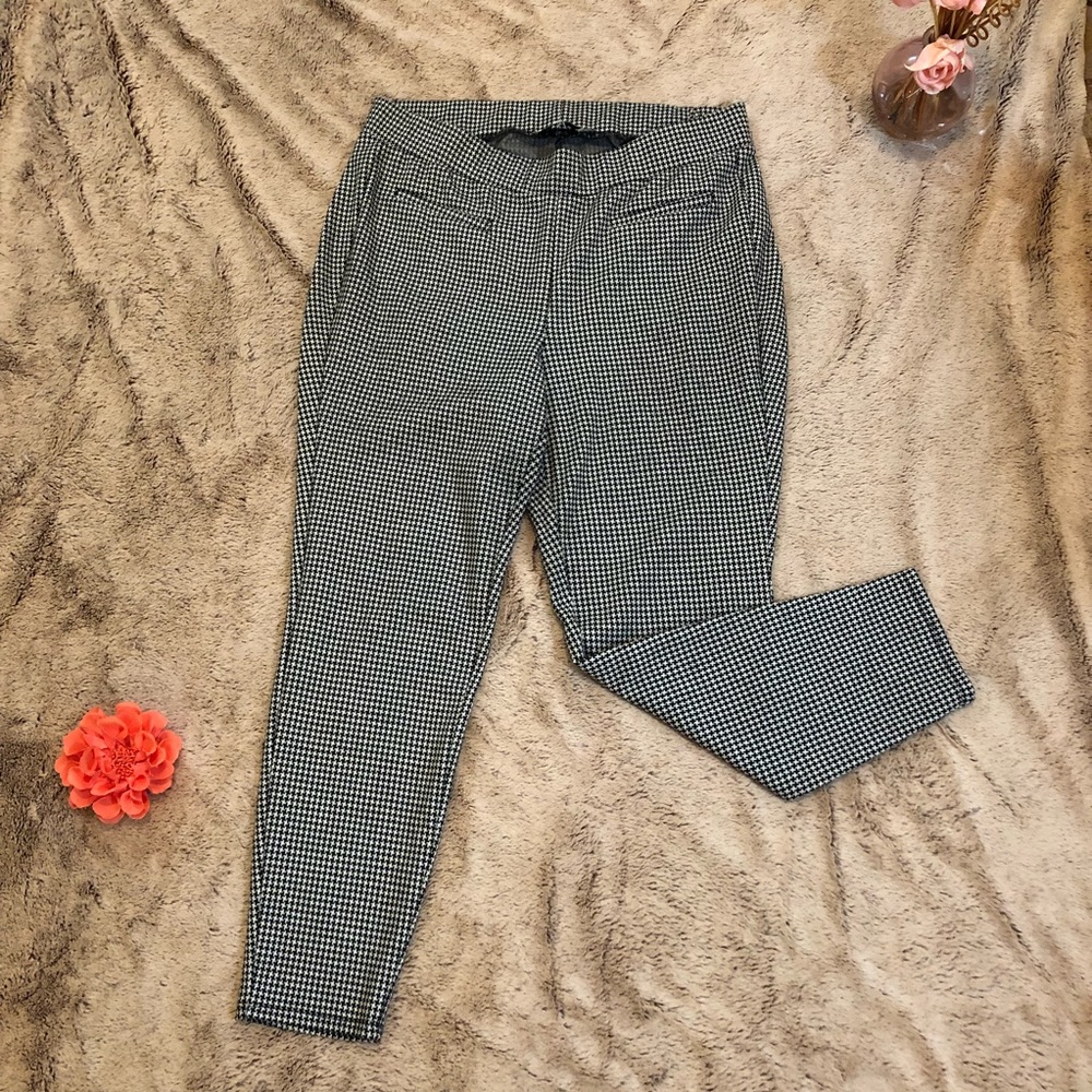 🌼 3/$30 5/$40 JustFab Knit Tregging 🌼